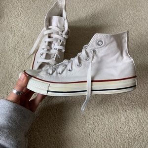 White Converse Chuck Taylors size 8